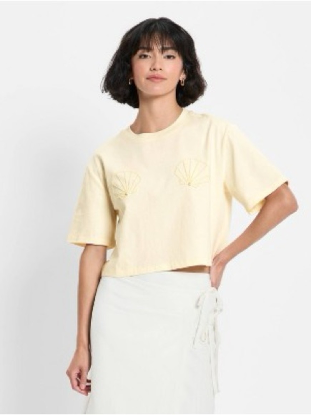 T52 Future Collective Beaded Shell Detail Loose Fit Cropped T Shirt - Size: 2X